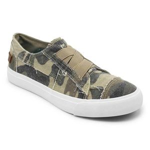 Blowfish Marley Camo Sneakers. EUC. Size 6